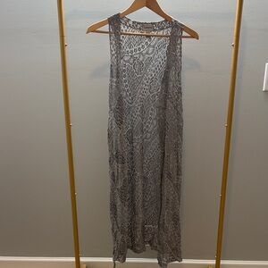 Chico's Elegant Gray Crocheted Sleeveless Duster